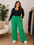 Calça Pantalona Feminina Plus Size em Lãzinha com Amarração e Bolsos